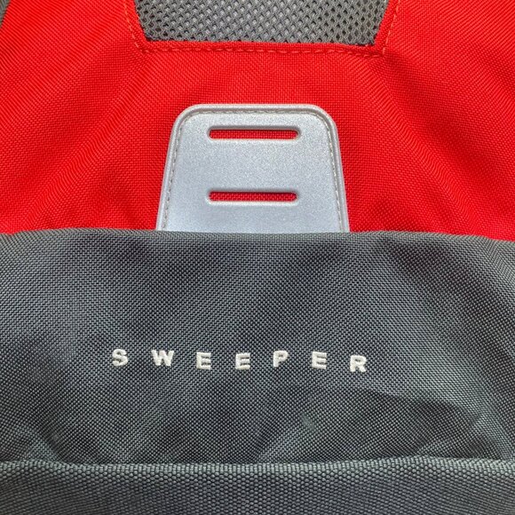 The North Face Unisex Red & Gray Nylon Multiple Compartments Sweeper Backpack - Picture 5 of 16